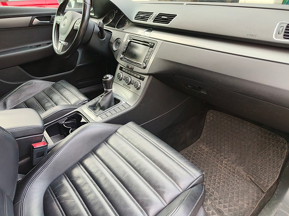 Volkswagen Passat 8 of 11