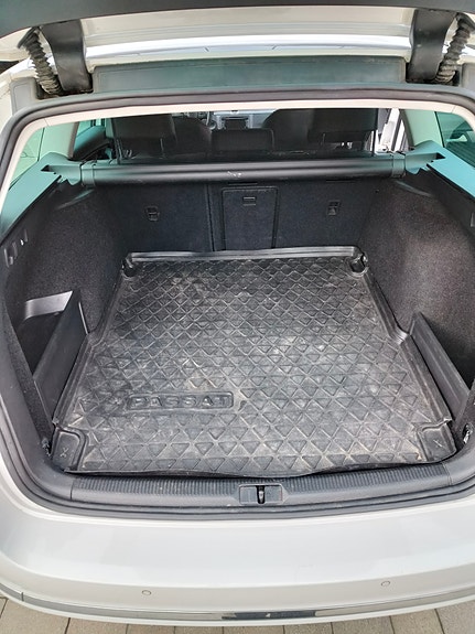 Volkswagen Passat 10 of 11
