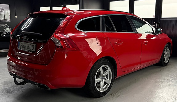 Volvo V60 4 of 13