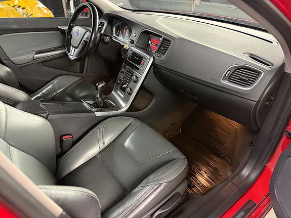 Volvo V60 9 of 13