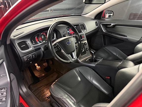 Volvo V60 6 of 13