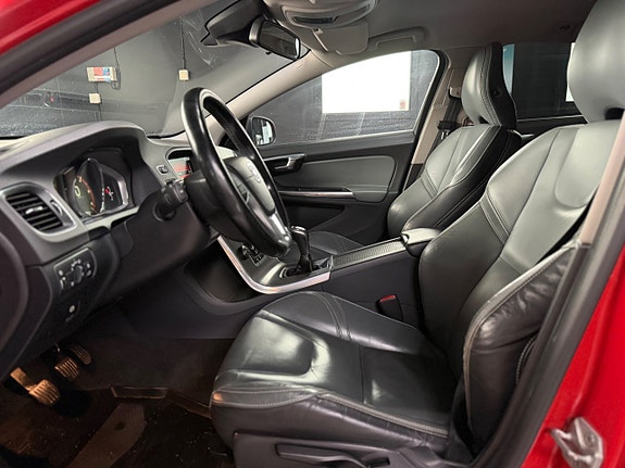 Volvo V60 7 of 13