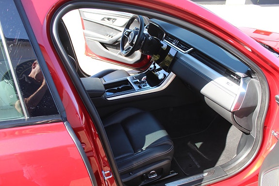 Jaguar XF 4 of 19