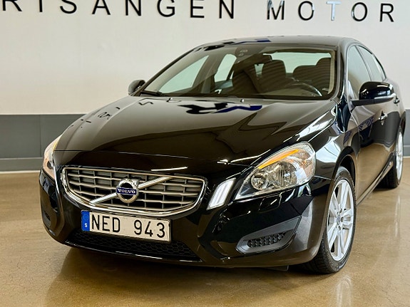 Volvo S60 4 of 5
