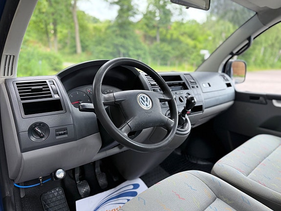 Volkswagen Transporter 7 of 13