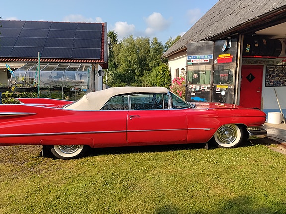 Cadillac Series 62 8 of 11
