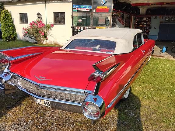 Cadillac Series 62 10 of 11