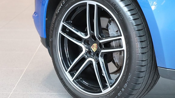 Porsche Macan 3 of 10