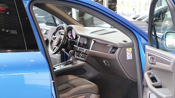Porsche Macan 6 of 10