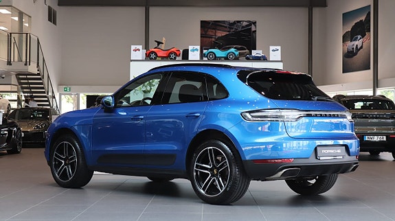 Porsche Macan 2 of 10