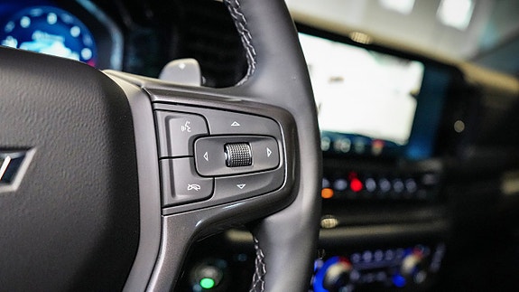 Chevrolet Silverado EV 19 of 24