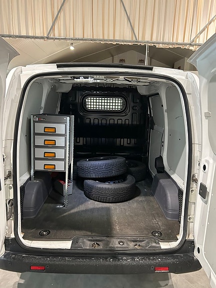 Nissan e-NV200 5 of 5
