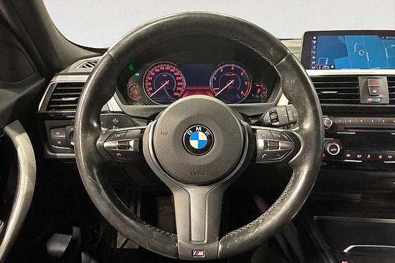 BMW 320 13 of 17