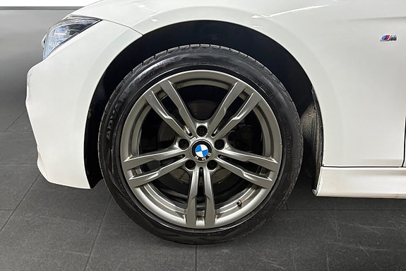 BMW 320 16 of 17