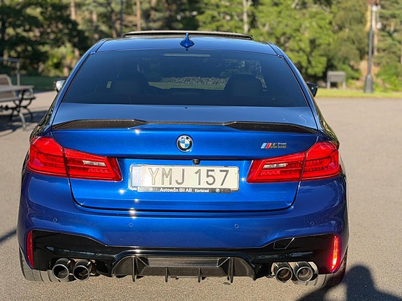 BMW M5 3 of 5