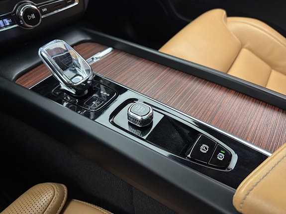 Volvo XC60 27 of 30