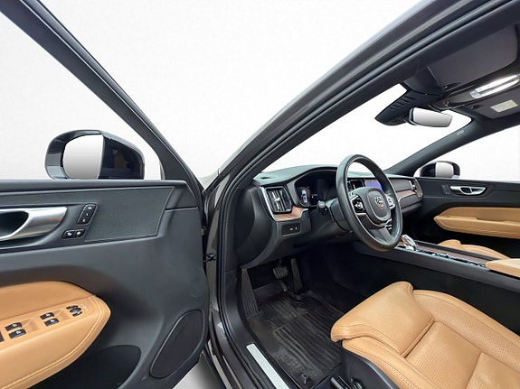 Volvo XC60 12 of 30