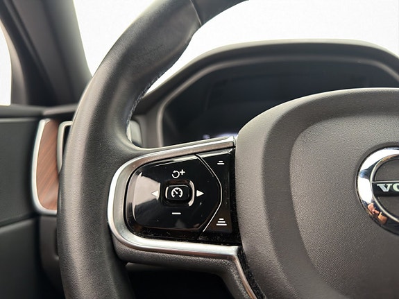 Volvo XC60 17 of 30