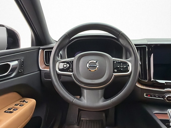 Volvo XC60 16 of 30
