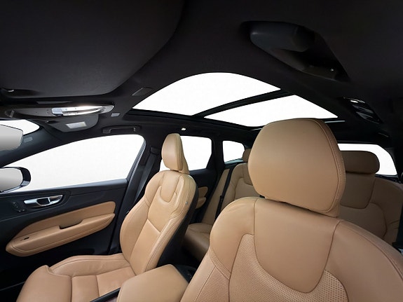 Volvo XC60 13 of 30