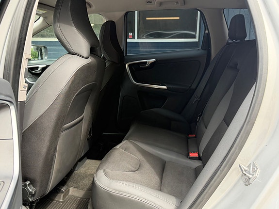 Volvo XC60 9 of 13