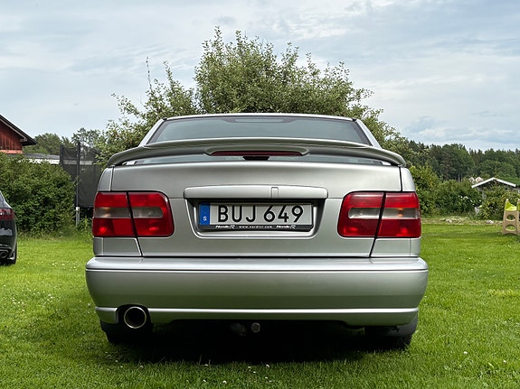 Volvo S70 2 of 5
