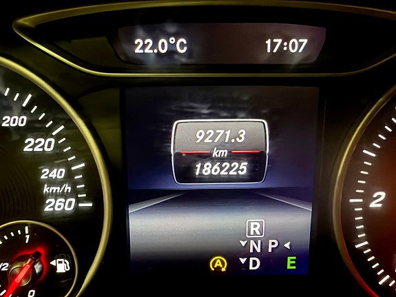 Mercedes-Benz B200 11 of 15
