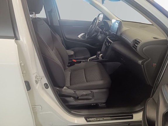 Toyota Yaris Cross 6 of 12