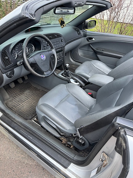 Saab 9-3 4 of 5