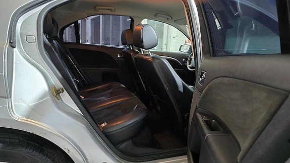 Ford Mondeo 8 of 13