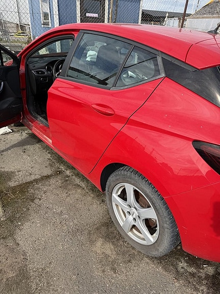 Opel Astra 12 of 16