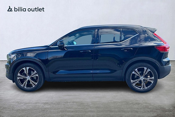 Volvo XC40 3 of 5