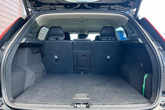 Volvo XC40 14 of 28