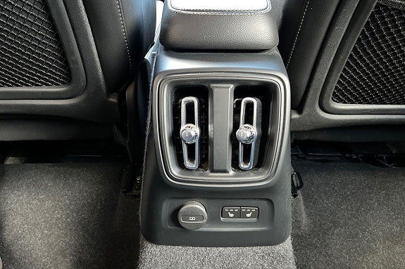 Volvo XC40 22 of 28