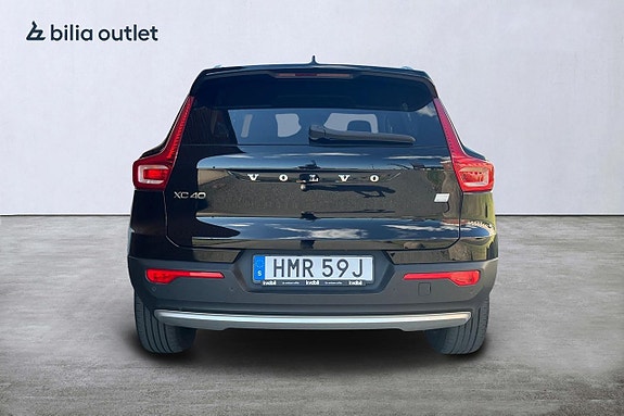 Volvo XC40 6 of 28