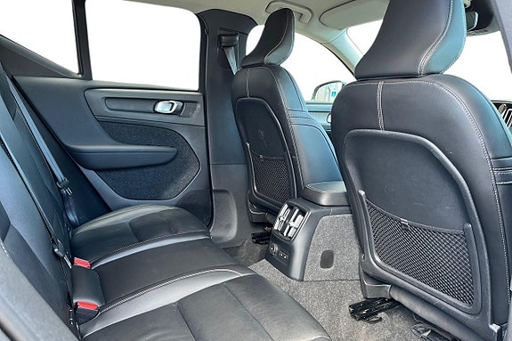 Volvo XC40 25 of 28