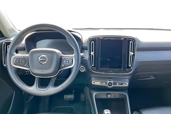 Volvo XC40 26 of 28