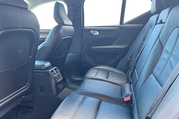 Volvo XC40 15 of 28