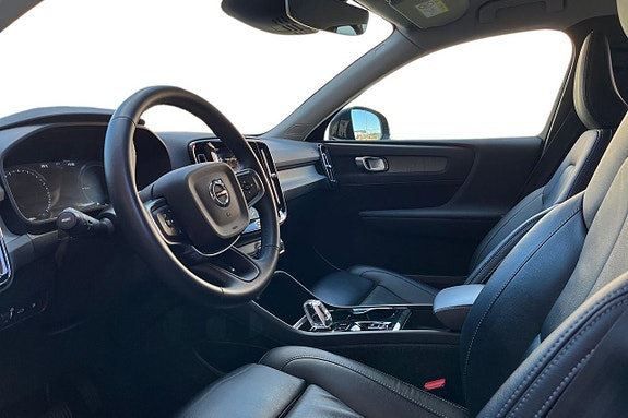 Volvo XC40 16 of 28