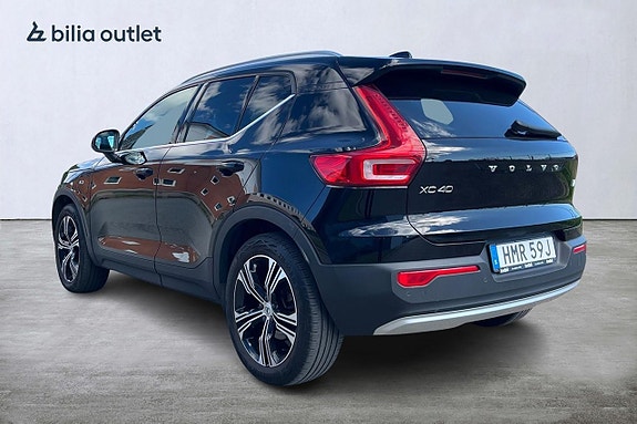 Volvo XC40 4 of 5