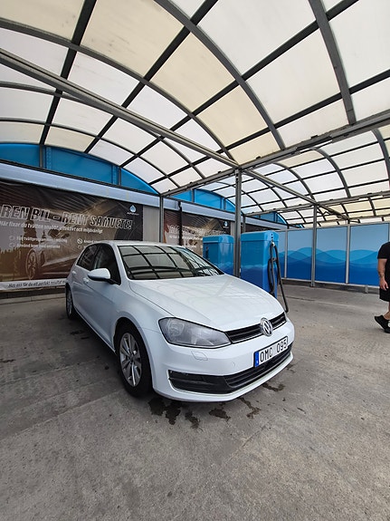 Volkswagen Golf VII 2 of 5
