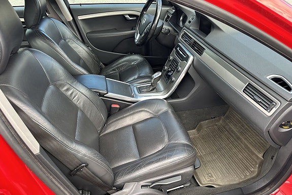 Volvo V70 17 of 28