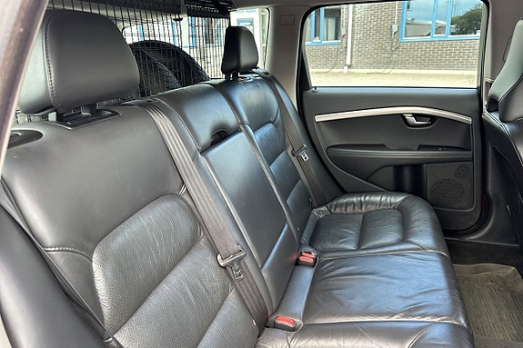 Volvo V70 20 of 28