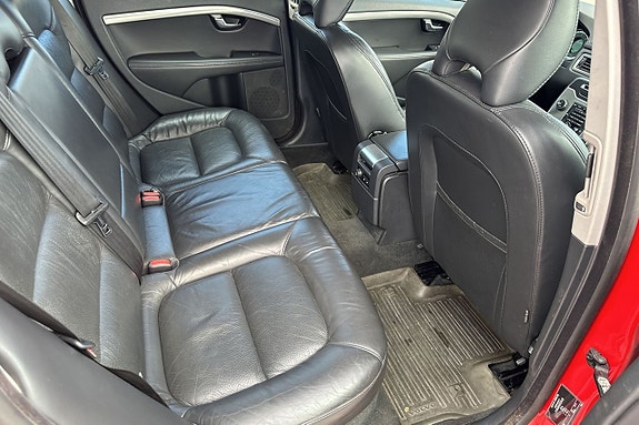 Volvo V70 19 of 28