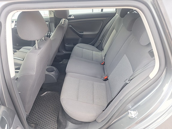 Volkswagen Golf V 11 of 11