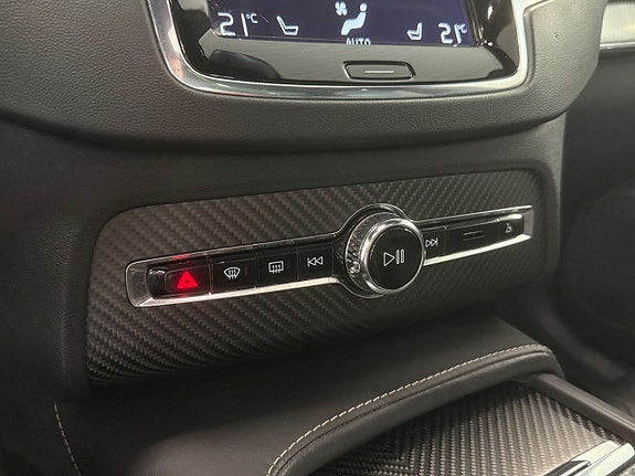 Volvo XC90 12 of 23
