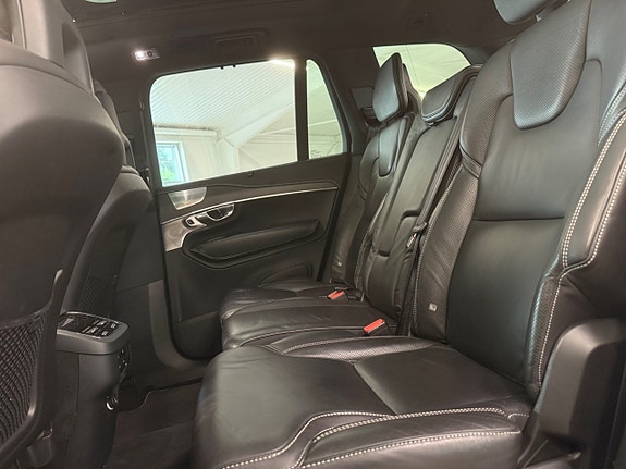 Volvo XC90 7 of 23