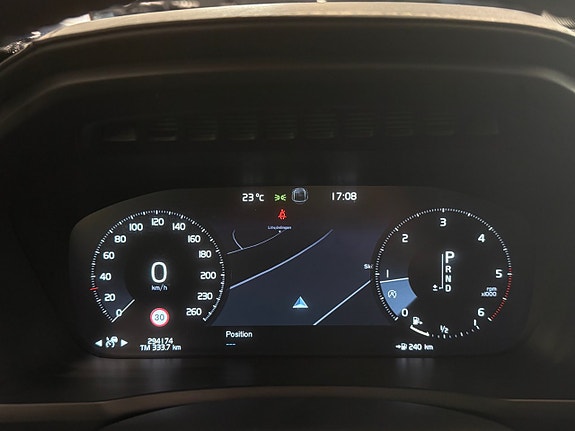 Volvo XC90 19 of 23