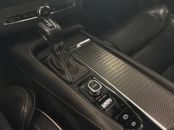 Volvo XC90 11 of 23
