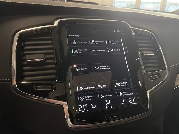 Volvo XC90 15 of 23